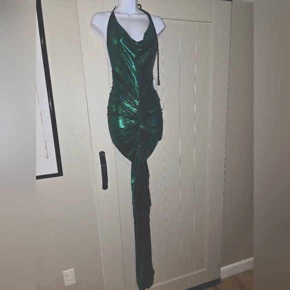 Giti brand green statement gown - Picture 3 of 7
